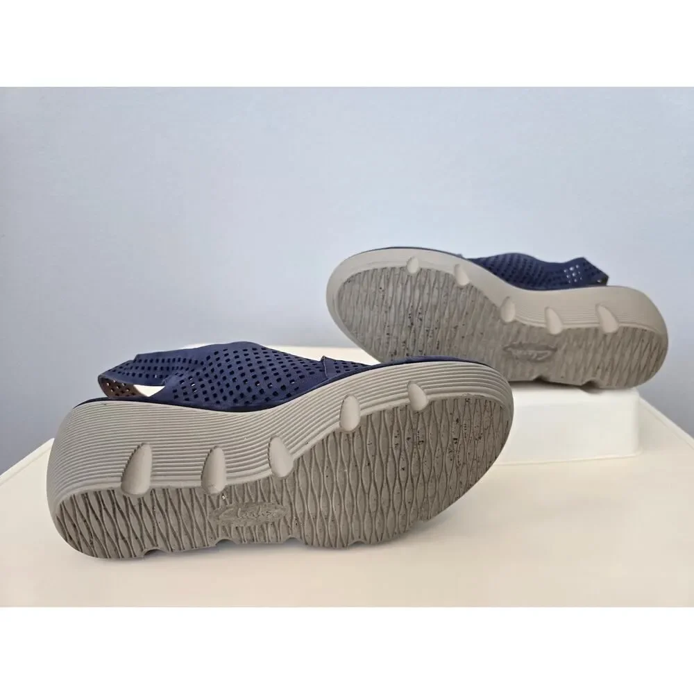 Clarks Artisan Suede Wedge Sandals Size 10 Blue Slingback Peep Toe Comfy